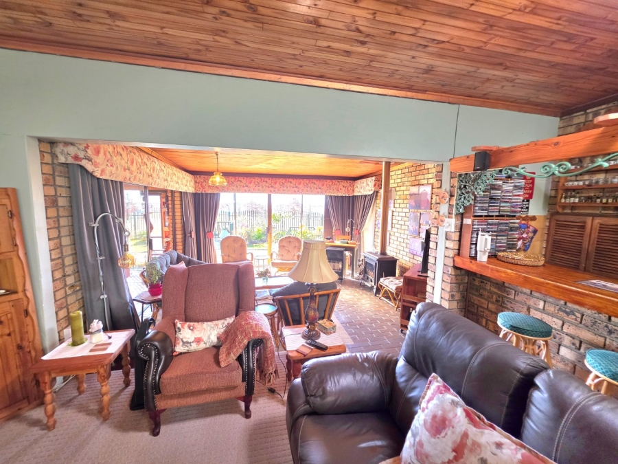 5 Bedroom Property for Sale in Panorama Free State